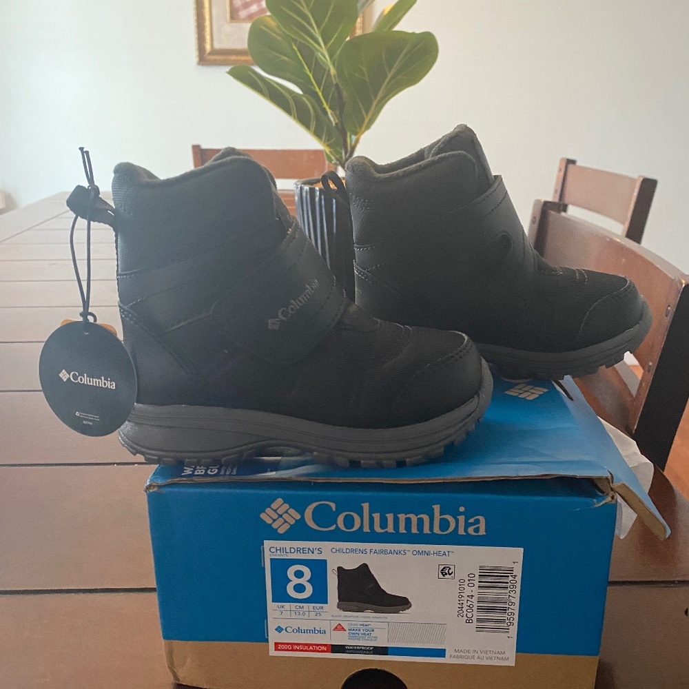 Columbia Unisex-Child Fairbanks Omni-Heat Hiking Boot Size 8